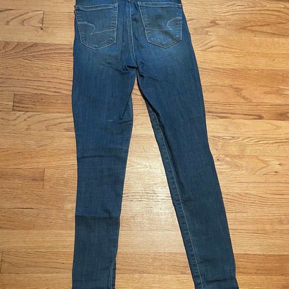 American Eagle High-Waisted Skinny Jean - Picture 2 of 4